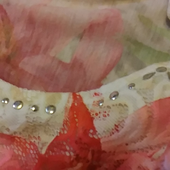 Alfred Dunner Lace Floral Top - Picture 10 of 10